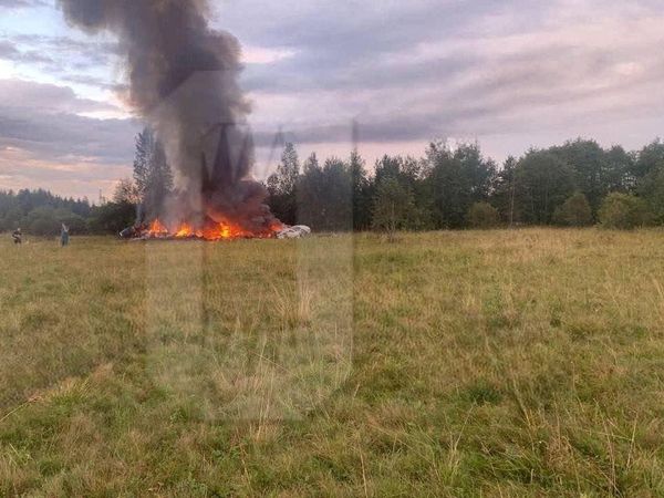 Pesawat Bos Wagner Jatuh dan Terbakar di Rusia