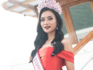 Jadi Sorotan, Ini Harga Tas Full Emas yang Dipakai Puteri Indonesia 2023