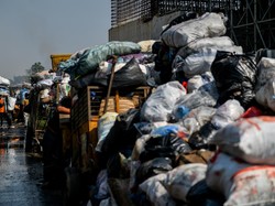 Bandung Belum Bebas dari Bayang-bayang Lautan Sampah