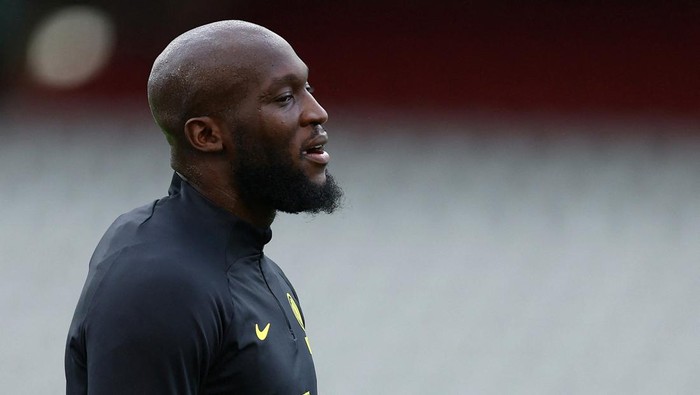 FILE PHOTO: Soccer Football - Champions League Final - Inter Milan Training - Ataturk Olympic Stadium, Istanbul, Turkey - June 9, 2023 Inter Milan's Romelu Lukaku during training REUTERS/Molly Darlington/File Photo