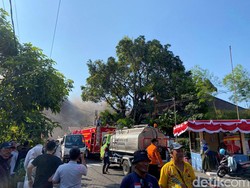 Kebakaran Rumah di Jemur Wonosari Surabaya Diduga Berawal dari Lantai 2