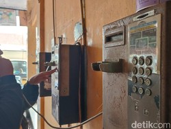 Segudang Kenangan Terpatri di Balik Telepon Umum Bagi Warga Ciamis