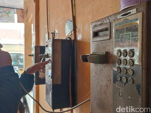 Segudang Kenangan Terpatri di Balik Telepon Umum Bagi Warga Ciamis Segudang Kenangan Terpatri di Balik Telepon Umum Bagi Warga Ciamis