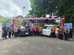 Mobil Shuttle Toyota Foundation Standby di Ubud, Siapa yang Boleh Pakai? Mobil Shuttle Toyota Foundation Standby di Ubud, Siapa yang Boleh Pakai?