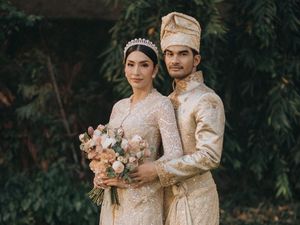 8 Beda Gaya Tyas Mirasih Jadi Pengantin di Pernikahan Pertama dan Kedua 8 Beda Gaya Tyas Mirasih Jadi Pengantin di Pernikahan Pertama dan Kedua