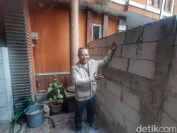 Waduh! Jalan ke Rumah Kos di Bandung Ditembok Tetangga Sendiri