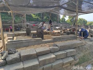 Arkeolog Mulai Cocokkan Komponen Candi Gambar Wetan di Blitar Arkeolog Mulai Cocokkan Komponen Candi Gambar Wetan di Blitar