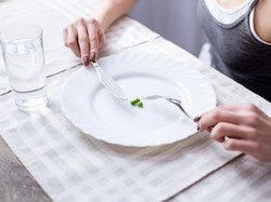 10 Cara Mengurangi Nafsu Makan Secara Alami dan Sehat