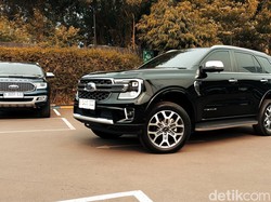 Menjajal Fitur Parkir Otomatis Ford Everest: Pencet Tombol, Setir Muter Sendiri