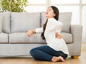 10 Penyebab Sakit Pinggang Sebelah Kiri dan Cara Mengatasinya 10 Penyebab Sakit Pinggang Sebelah Kiri dan Cara Mengatasinya