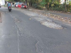 Masih Banyak Lubang di Jl Pala Raya Pamulang, Kelanjutan Perbaikan Dinanti Masih Banyak Lubang di Jl Pala Raya Pamulang, Kelanjutan Perbaikan Dinanti