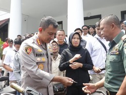 Bahagianya Kapten Asep Saat Motor Anaknya yang Hilang Kembali Lagi