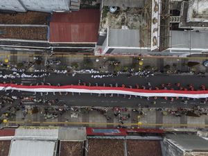 Foto Udara Kirab Merah Putih di Tasikmalaya