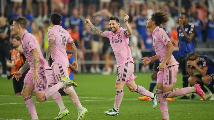 Aug 23, 2023; Cincinnati, OH, USA; Inter Miami forward Lionel Messi (10) celebrated a defeating FC Cincinnati at TQL Stadium. Mandatory Credit: Aaron Doster-USA TODAY Sports