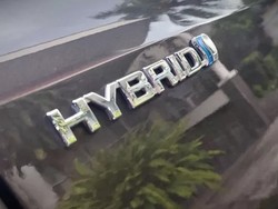 Habis Dipakai Long Weekend, Ini 10 Komponen Mobil Hybrid yang Perlu Diperiksa