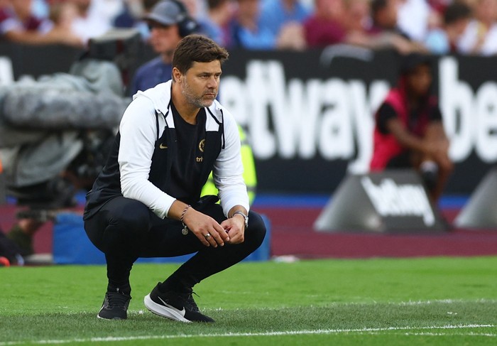 Soccer Football - Premier League - West Ham United v Chelsea - London Stadium, London, Britain - August 20, 2023 Chelsea manager Mauricio Pochettino Action Images via Reuters/Matthew Childs EDITORIAL USE ONLY. No use with unauthorized audio, video, data, fixture lists, club/league logos or live services. Online in-match use limited to 75 images, no video emulation. No use in betting, games or single club /league/player publications.  Please contact your account representative for further details.