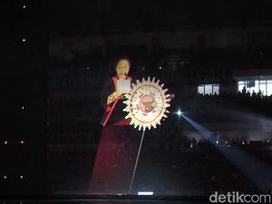 Hadir Virtual, Megawati Beri Arahan Kader di Apel Pemenangan PDIP Jateng Hadir Virtual, Megawati Beri Arahan Kader di Apel Pemenangan PDIP Jateng