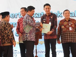 Menteri ATR/BPN Serahkan 13.356 Sertifikat Hak Pakai Tanah di Jambi