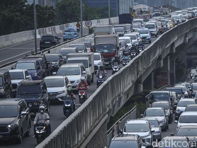 Nggak Kapok-Kapok Pemotor Terobos JLNT Casablanca