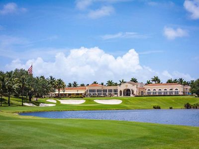 Wajah Mar-A-Lago, Resor Mewah Donald Trum yang Terancam Melayang