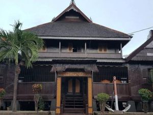 Mengenal Rumah Adat Suku Bugis: Sejarah, Arsitektur, dan Makna Filosofisnya Mengenal Rumah Adat Suku Bugis: Sejarah, Arsitektur, dan Makna Filosofisnya