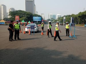 Melihat Uji Coba Tilang Uji Emisi Kendaraan Bermotor di Kawasan Senayan Melihat Uji Coba Tilang Uji Emisi Kendaraan Bermotor di Kawasan Senayan