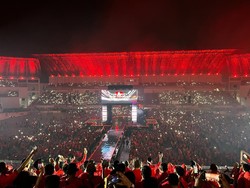 Syahdunya Ganjar-Puan Bersama Massa Pemenangan Nyanyikan Ikrar PDIP