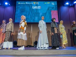 21 Desainer RI Akan Fashion Show di Paris, Itang Yunasz Hingga Khanaan 21 Desainer RI Akan Fashion Show di Paris, Itang Yunasz Hingga Khanaan