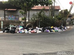 Bau! Sampah Menumpuk di Bausasran Jogja
