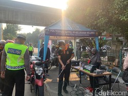 13 Motor Tak Lulus Uji Emisi di Blok M, Pengendara Dapat Surat Teguran