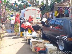 Derita Warga Tasikmalaya 2 Bulan Kesulitan Air Bersih