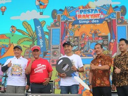 BRI Gelar Undian Pesta Rakyat Simpedes di Pati, Berhadiah 2 Unit Mobil!