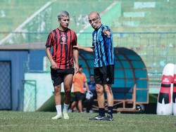 Pelatih Arema FC Pede Lawan PSM Makassar Meski Banyak Pemainnya Absen