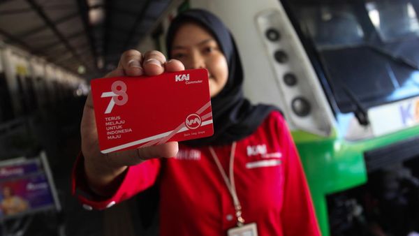 KAI Commuter Line Kenalkan Kartu Multi Trip di Surabaya