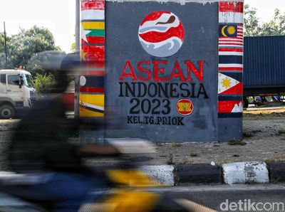 Mural KTT ASEAN Hiasi Jalanan Jakarta