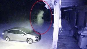 Seram Banget Bikin Merinding! Potret Hantu yang Terekam Kamera