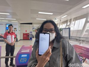 Warga Bekasi Ikut Uji Coba LRT Jabodebek: Lama Menunggu-Sempat Dikira PHP