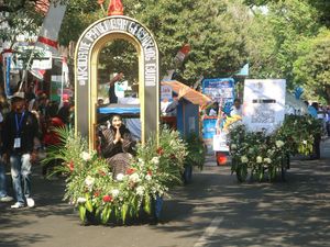 Tengok Kemeriahan Pawai Seni Budaya Pesta Rakyat Simpedes di Pati