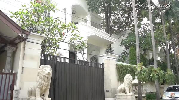 10 Foto Rumah Mewah Ketua MPR RI, Istri Ungkap Fakta Mengejutkan