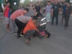 Pria ODGJ di Soppeng Ngamuk-Lempar Mobil, Polisi Amankan