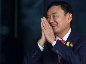 Kepulangan Thaksin Disebut untuk Hadapi Dominasi Partai Muda Progresif