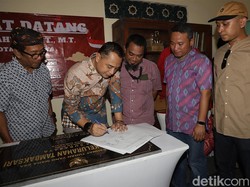 Walkot Eri Wajibkan Semua Kampung di Surabaya Punya PJU dan Bebas Banjir!