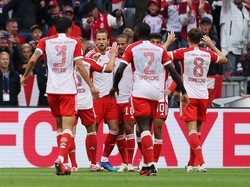 Bayern Vs Augsburg: Kane Dua Gol, Die Roten Menang 3-1