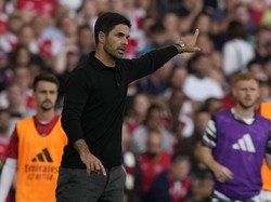 Neville Yakin Arteta Takkan Lagi Coba-coba Formasi Saat Lawan MU