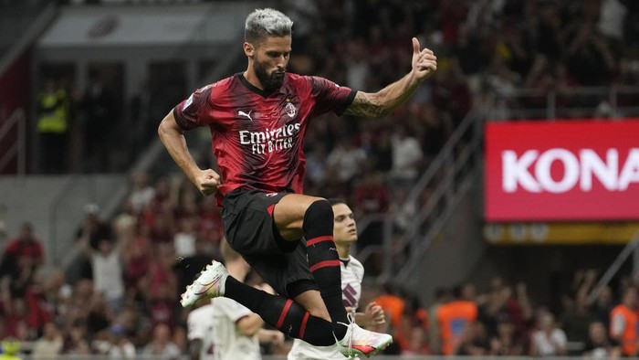 AC Milan menggilas Torino dengan skor 4-1 dalam lanjutan Liga Italia. Olivier Giroud menyumbang brace lewat eksekusi penalti, Minggu (27/8/2023) dini hari WIB.