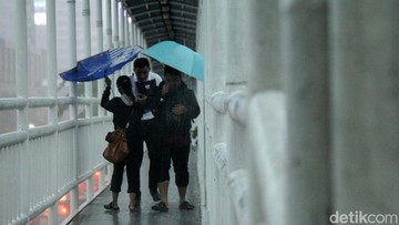 Cuaca Ekstrem Masih Mengintai Wilayah RI Sepekan ke Depan, Ini Daftarnya