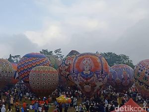 Meriah! Potret Festival Balon Udara Kedua Wonosobo Meriah! Potret Festival Balon Udara Kedua Wonosobo