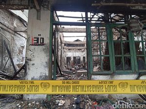 Lara Kebakaran di Jakut Tewaskan Satu Keluarga Lara Kebakaran di Jakut Tewaskan Satu Keluarga