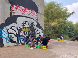 Kolong Jembatan Tunggulmas Malang, Tempat Mabuk yang Jadi Spot Ngopi Santai Kolong Jembatan Tunggulmas Malang, Tempat Mabuk yang Jadi Spot Ngopi Santai