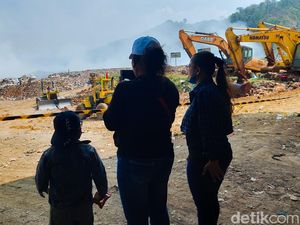 Kala Kebakaran TPA Sarimukti Jadi Tempat Wisata Dadakan